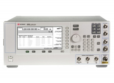 Keysight E8663D - Аналоговый генератор ВЧ-сигналов PSG, 100 кГц - 9 ГГц